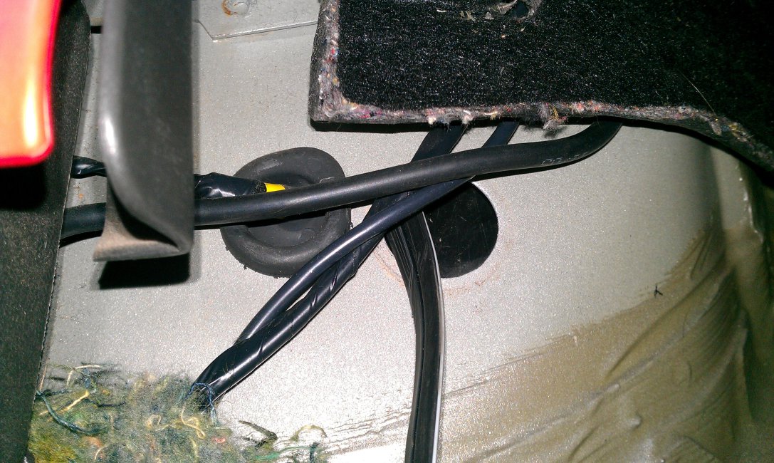 Doblo Cab to Engine bay cable route. The FIAT Forum