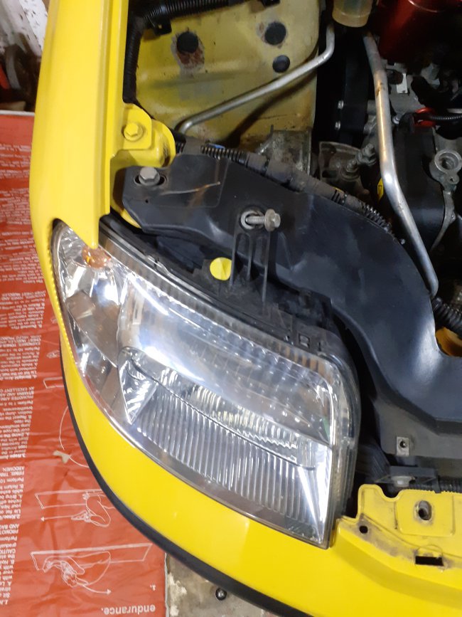 How to change front headlights on FIAT PANDA (169) [TUTORIAL AUTODOC] 