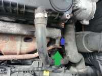 05 undo original holding screw.jpg