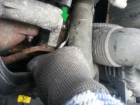 06 remove pipe clip.jpg