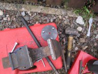 Hole in special tool.JPG Hole in special tool.JPG