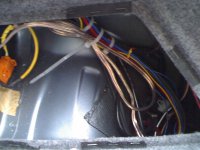 12 - kabelstrekk til bagasjerom og jording av strømkabel.jpg