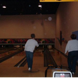 Wimmy_and_Dawn_bowling_s