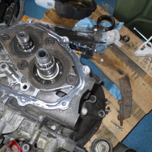 Uno 1108cc gearbox having 5th gear nicked