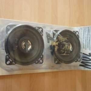Speaker100_100_pack_front