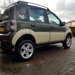 Anyone else managed a lift kit on a panda cross diesel