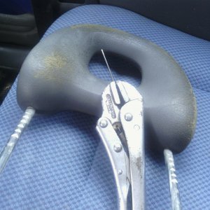 Headrest removal tools