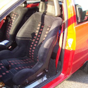 Cinq fitted with Recaros from Strada 130TC Abarth