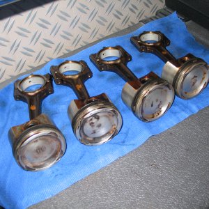 16v Pistons and Rods