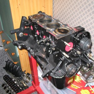 Block 8v Pistons
