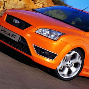 Ford-Focus-ST-front-side