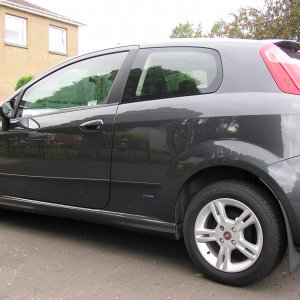 Peter's new Grande Punto(Underground gray)