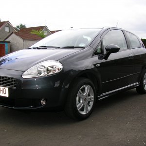 Peter's new Grande Punto(Underground gray)