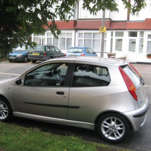 Punto Mk2 commuter shed side on