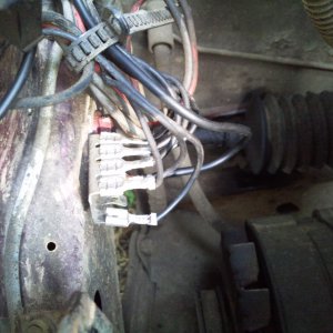 Offside inner wing earthing point