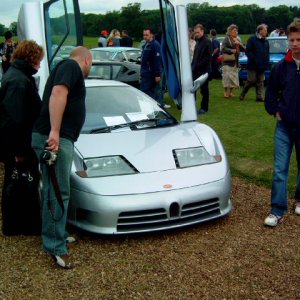Bugatti_EB110_Front