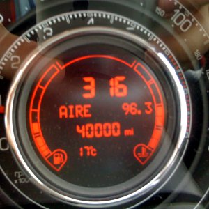 Fiat 500 odometer at 40000