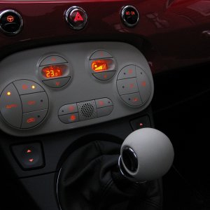 Climate_control_and_leather_gearlever_