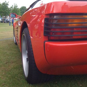 Ferrari_Testarossa_rear_side