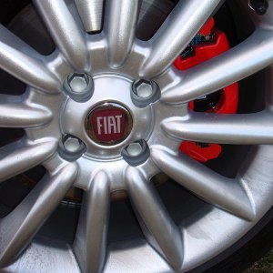 Fiat 17" Alloys & Red Calipers