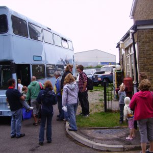 Bus_trip_to_picnic_at_Kearsney_Abbey