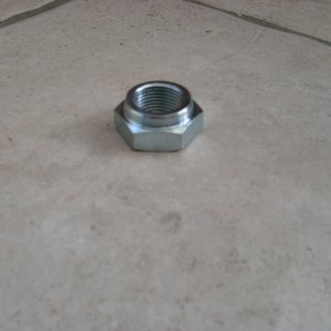 Rear_hub_nut1