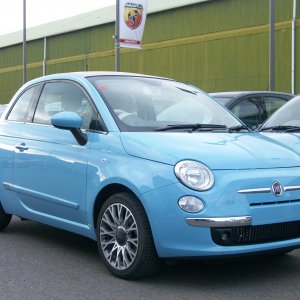 Fiat_500c_Front_Quarter