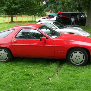 Porsche 928